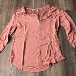 Three quarter sleeve shirt